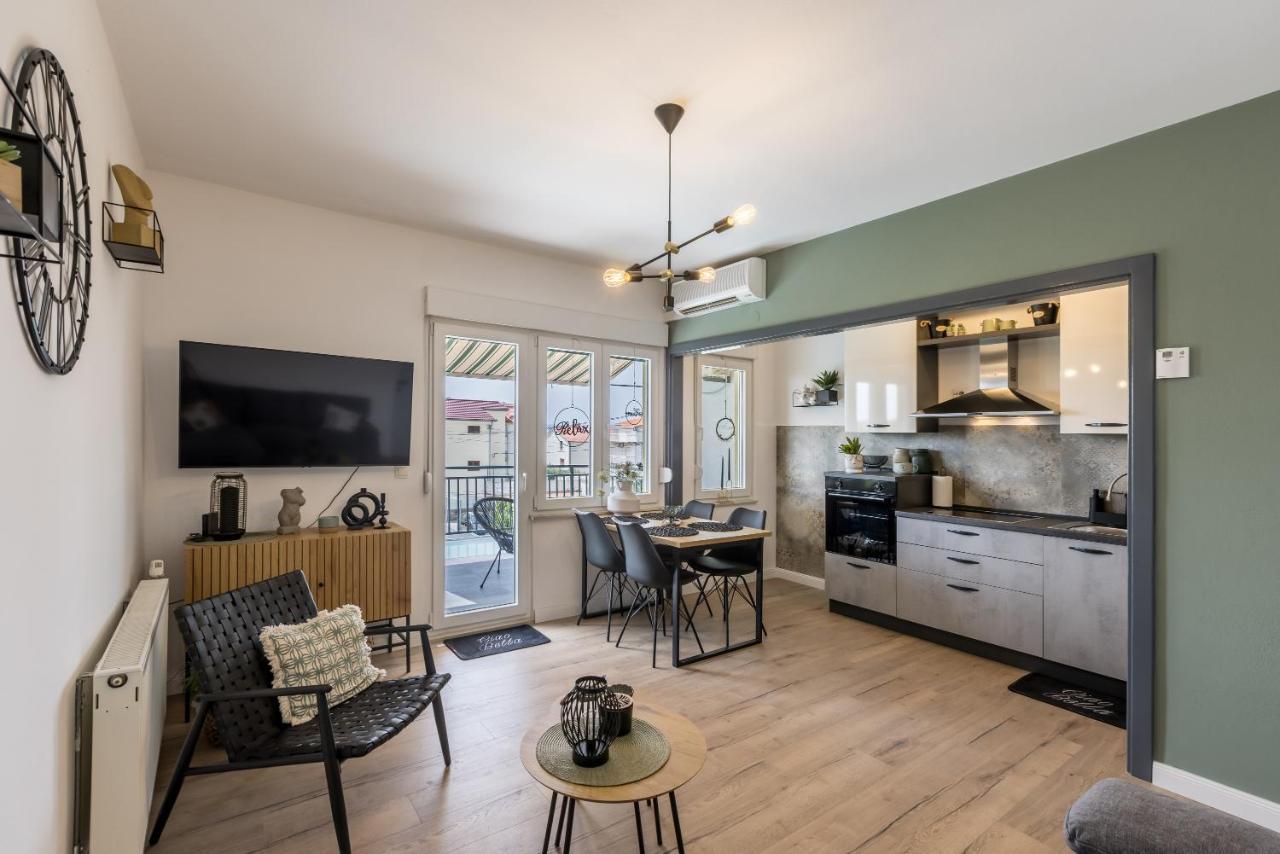 Kaštela Citrus Accommodation מראה חיצוני תמונה